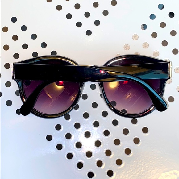 Black with chrome large sunglasses - Picture 2 of 4